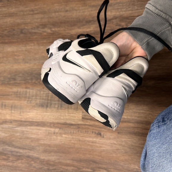 Nike PG 5 Team basketball shoe in the black and white colorway womens 6.5 - Picture 5 of 9